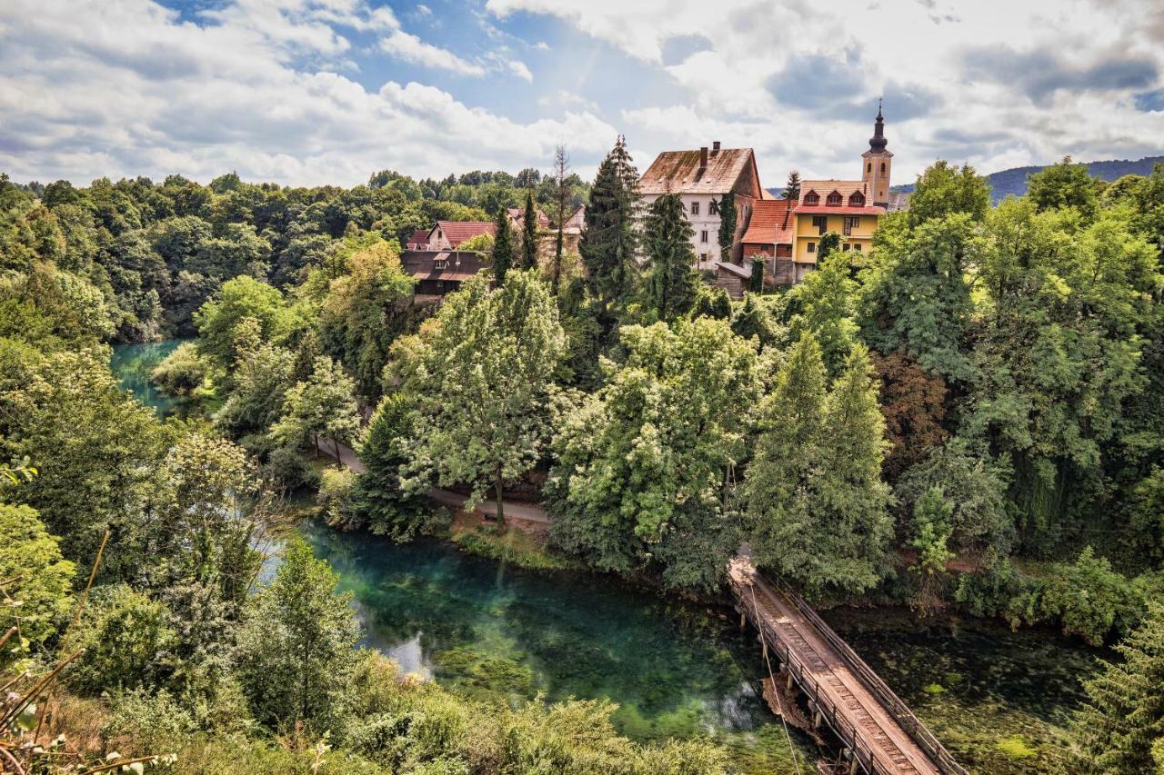 Apartments Strmac Szluin Kültér fotó