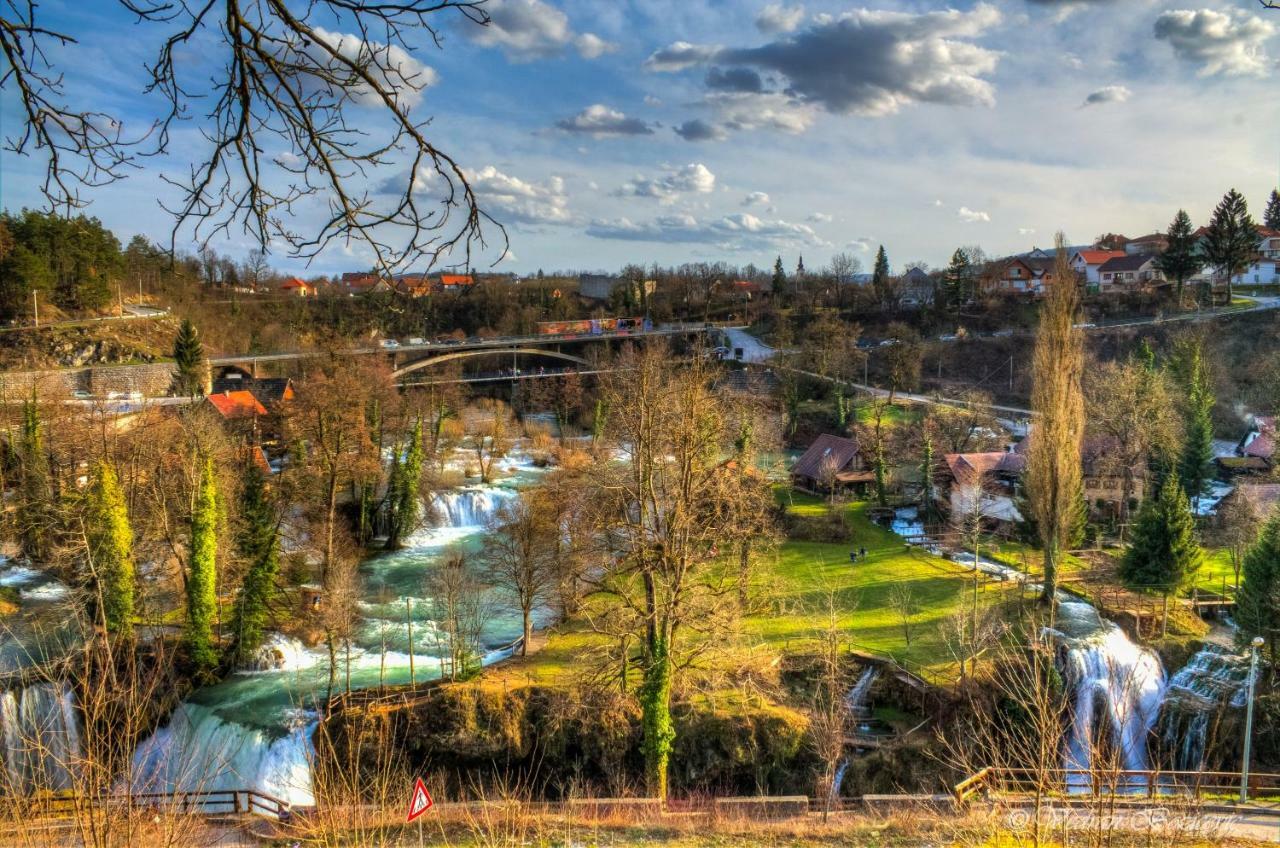 Apartments Strmac Szluin Kültér fotó