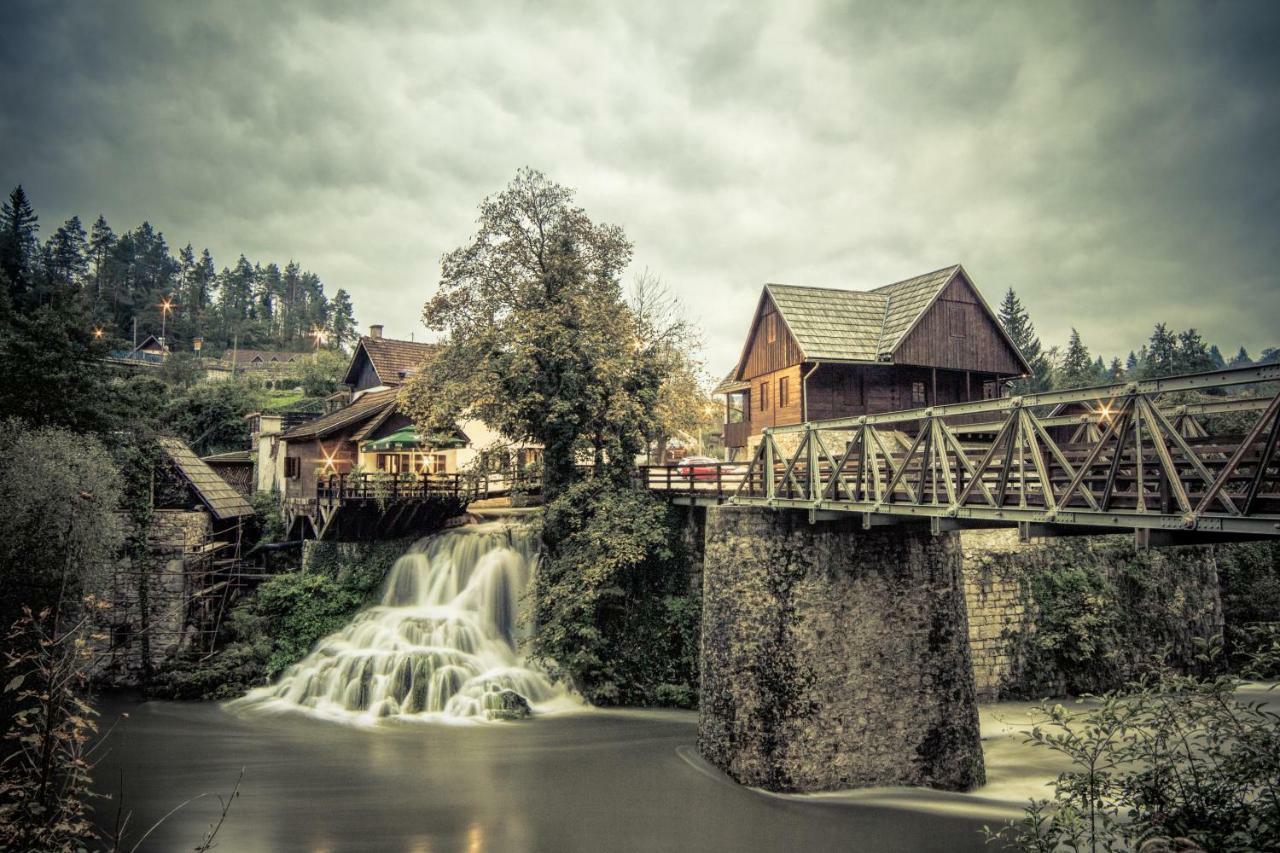 Apartments Strmac Szluin Kültér fotó